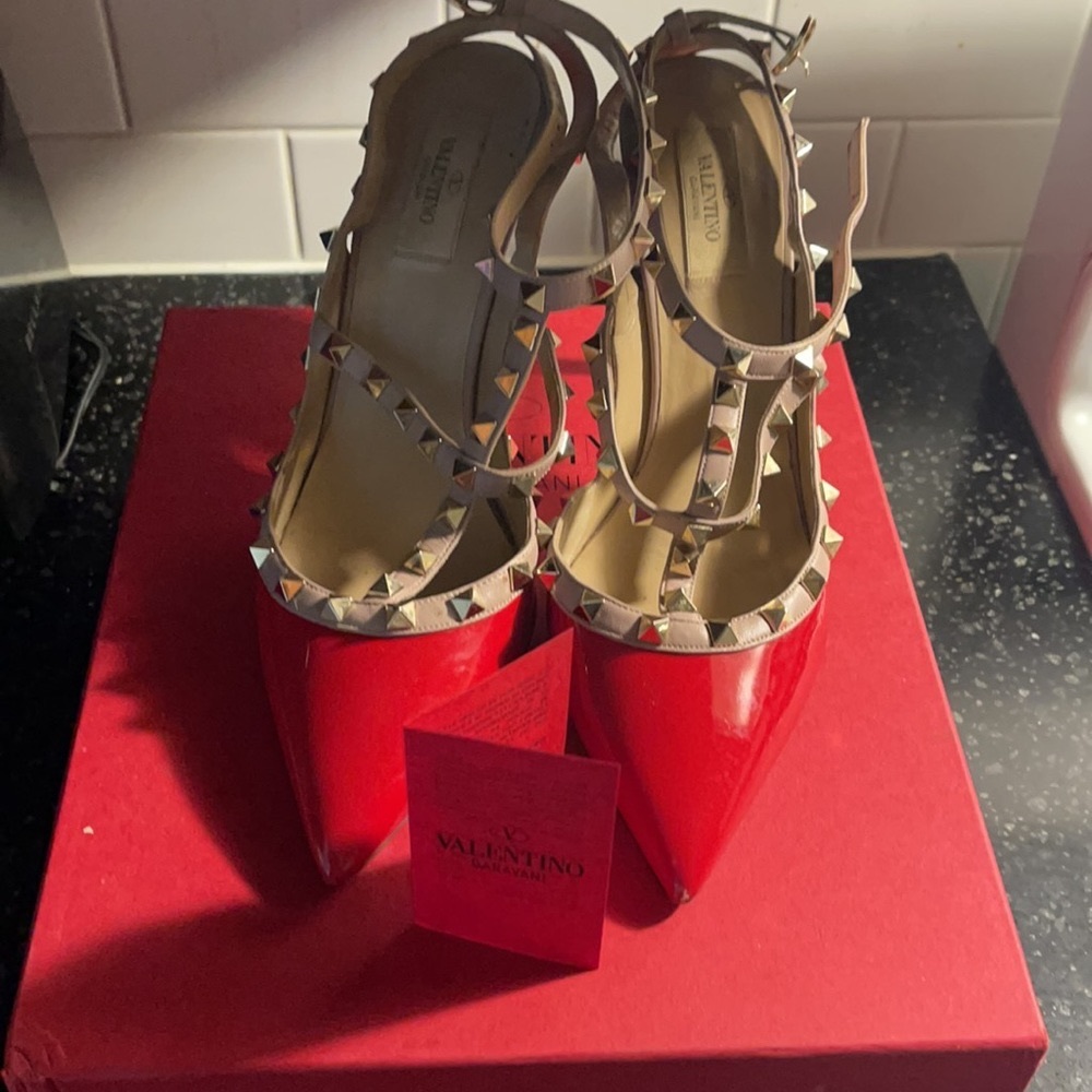 Valentino Rockstud Caged 100 Patent Pump